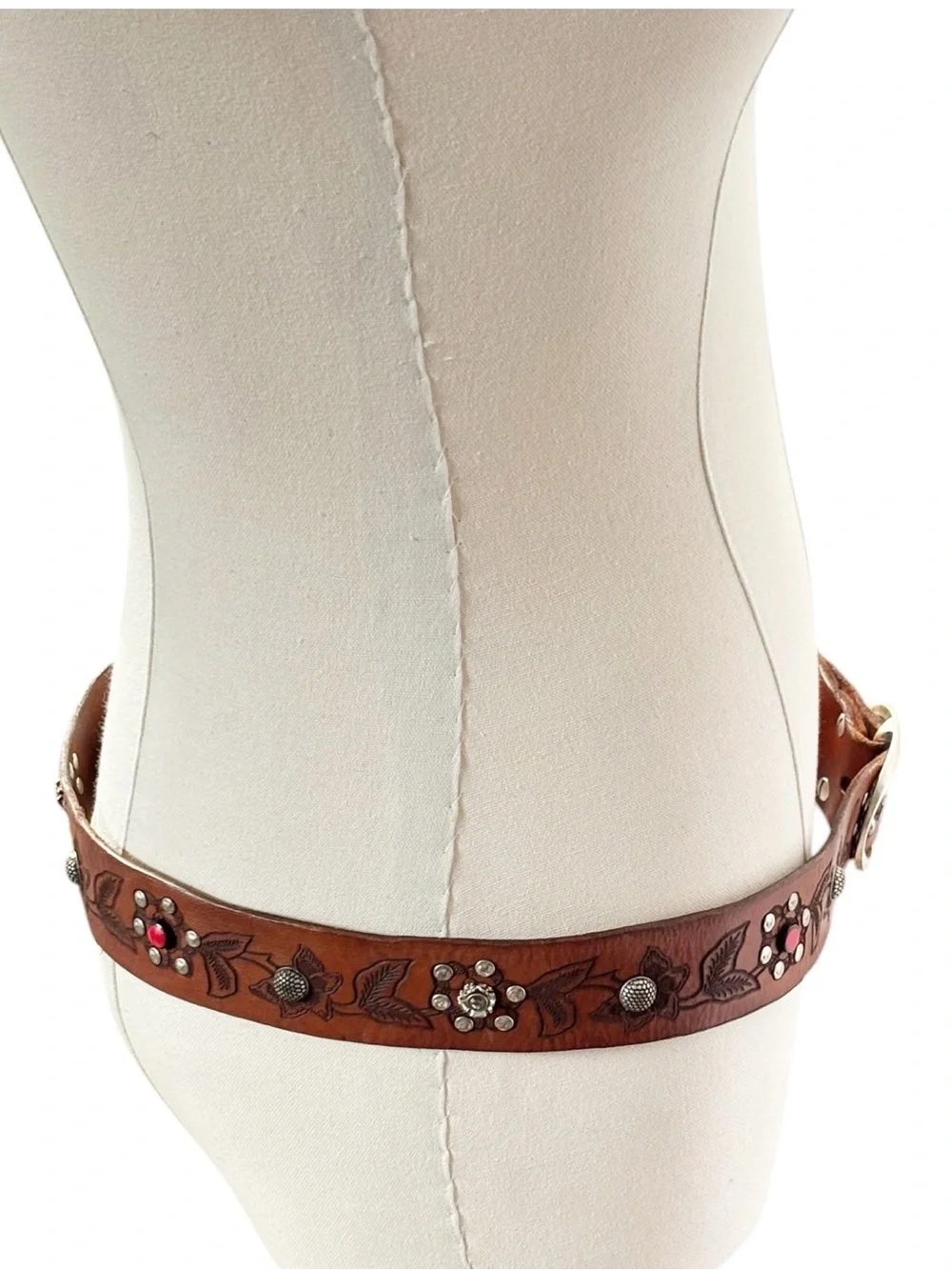 Campomaggi Iperico Cognac-coloured leather belt w/ metallic studs floral motif